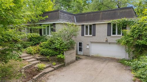 35 Maple Hill Dr, Kitchener, ON, N2M2R7 | Card Image