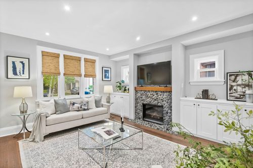 157 Queens Ave, Etobicoke, ON, M8V2N8 | Card Image