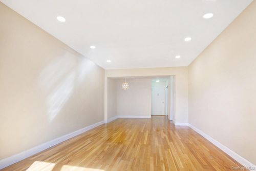apt-2n-224 Union Tpke, Oakland Gardens, NY, 11364-3614 | Card Image