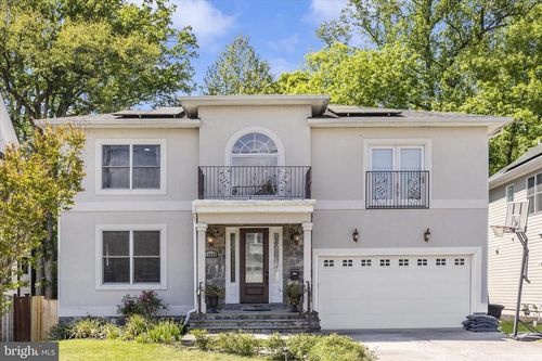 10502 Parkwood Dr, KENSINGTON, MD, 20895-4044 | Card Image