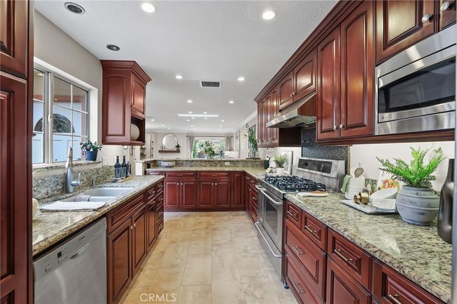 77 Seton Rd, House other with 3 bedrooms, 3 bathrooms and 2 parking in Irvine CA | Image 20