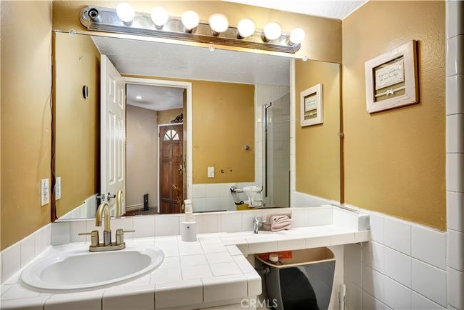 1st Floor Bathroom | Image 7