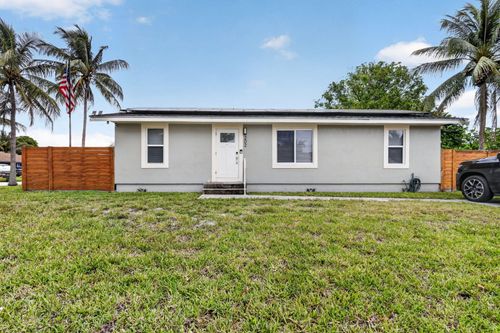 202 Elaine Cir W, West Palm Beach, FL, 33409-3749 | Card Image