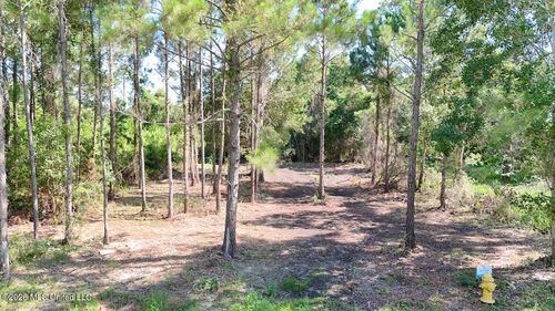 11 Walthall St, Pass Christian, MS, 39571 | Card Image