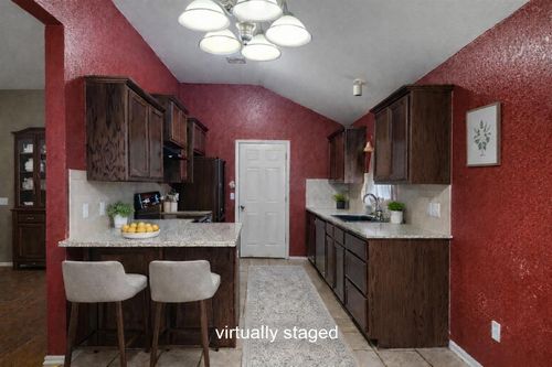 212 Cambridge Dr, Midwest City, OK, 73110-3400 | Card Image