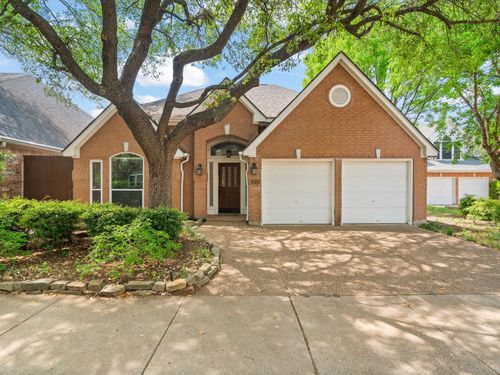3810 Azure Ln, Addison, TX, 75001-7901 | Card Image