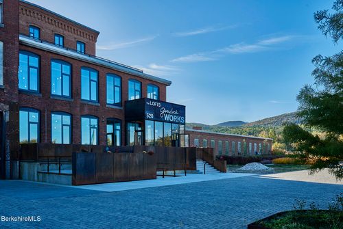 206-520 State Rd, North Adams, MA, 01247-3092 | Card Image