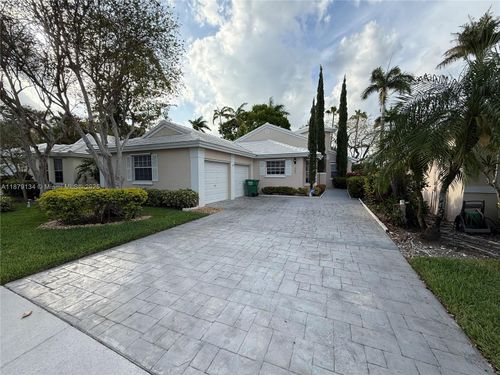 1040 Wilshire Cir W, Pembroke Pines, FL, 33027-2200 | Card Image