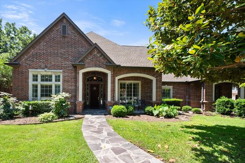6100 Forest River Dr, Fort Worth, TX, 76112-1069 | Card Image