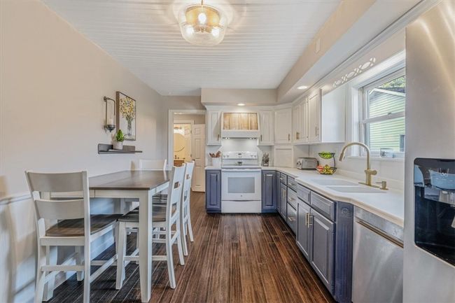 126 Scholl Ln, House other with 3 bedrooms, 3 bathrooms and 2 parking in Rostraver Township PA | Image 8