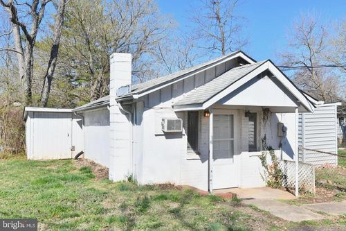b-9001 Yorkshire Ln, MANASSAS PARK, VA, 20111-1502 | Card Image