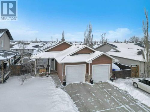 24 Lindsay Cres, Sylvan Lake, AB, T4S2R1 | Card Image