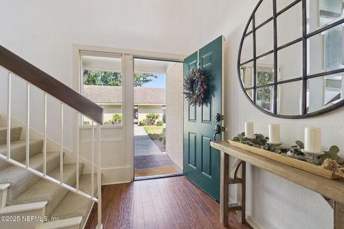 31-10128 Leisure Ln N, JACKSONVILLE, FL, 32256-0594 | Card Image