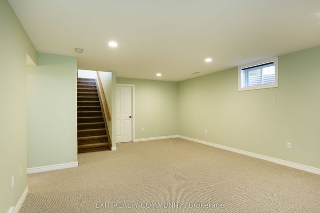 4369 Sixth St, House other with 4 bedrooms, 2 bathrooms and 2 parking in Petrolia ON | Image 36