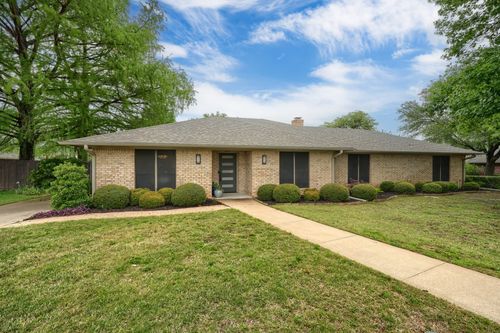 2205 W Hull St, Denison, TX, 75020-4151 | Card Image