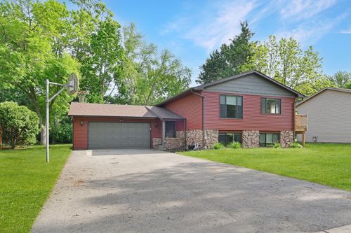 807 2 1/2 St N, Sartell, MN, 56377-1716 | Card Image