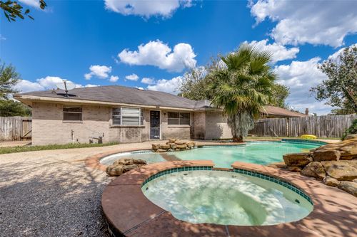 7023 Sandswept Ln, Houston, TX, 77086-1811 | Card Image