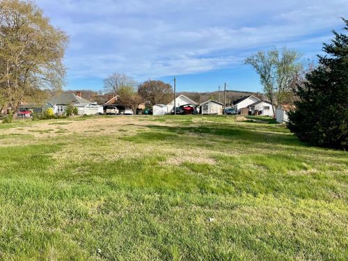 13 8th St, Altavista, VA, 24517 | Card Image