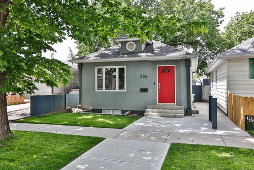 328 12c St N, Lethbridge, AB, T1H2M9 | Card Image