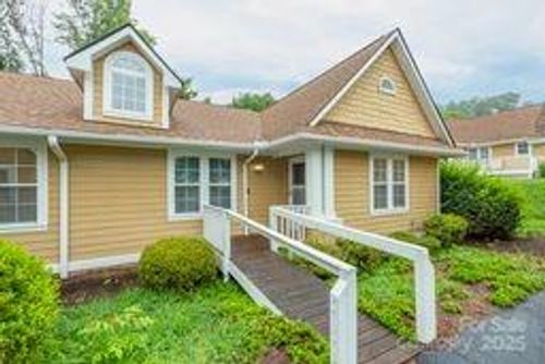 1303 Hyde Park Dr, Asheville, NC, 28806-4812 | Card Image