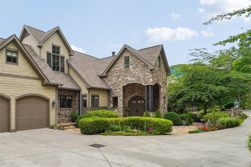 817 Mountain Summit Rd, Travelers Rest, SC, 29690-3904 | Card Image