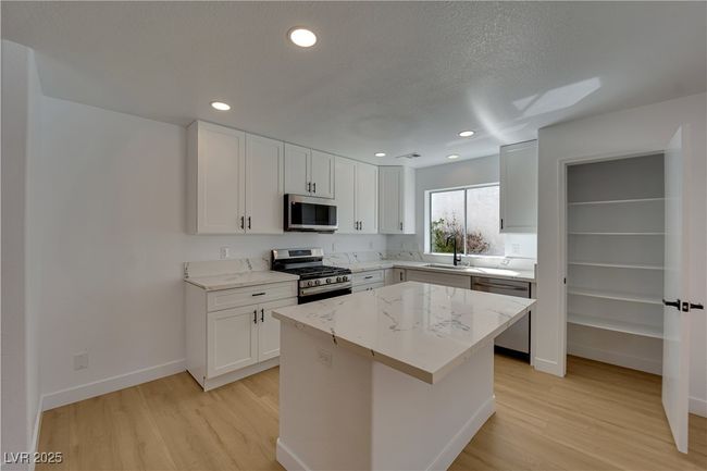 6078 Stone Hollow Ave, House other with 4 bedrooms, 3 bathrooms and null parking in Las Vegas NV | Image 6
