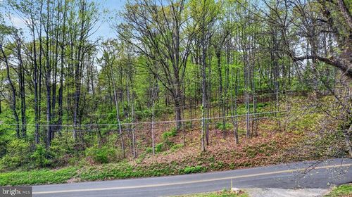 184 Long Lane Rd, BOYERTOWN, PA, 19512-8129 | Card Image