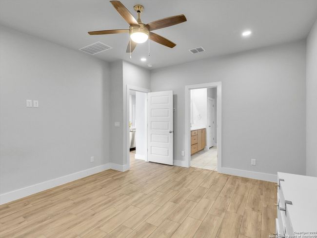 7105 Walkers Loop, House other with 3 bedrooms, 2 bathrooms and null parking in San Antonio TX | Image 20
