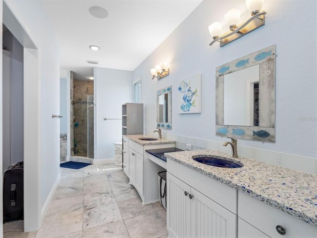 Primary En-suite bathroom | Image 37