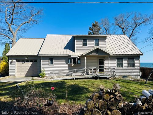 1390 N Us 23, East Tawas, MI, 48730-9441 | Card Image