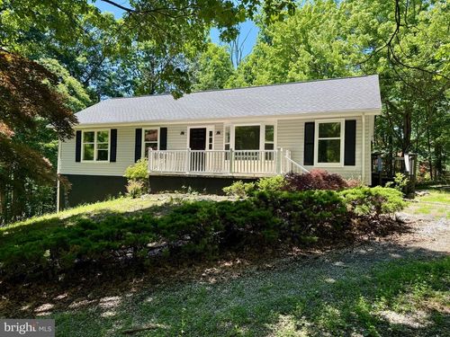 213 Harvey Rd, HARPERS FERRY, WV, 25425-4989 | Card Image