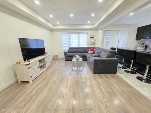 {{alt}} | Card Image