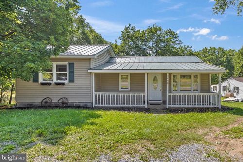 3416 E Point Rd, ELKTON, VA, 22827-2637 | Card Image