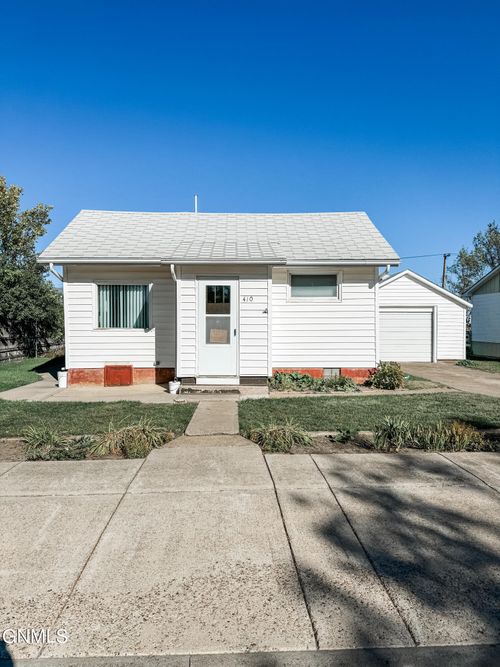 410 1st Avenue W, Scobey, MT, 59263 | Card Image