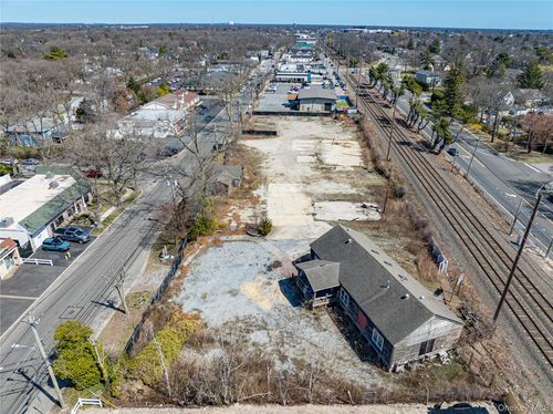 245 Orinoco Dr, Brightwaters, NY, 11718-1817 | Card Image