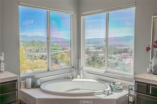 28076 Bridlewood Dr, Castaic, CA, 91384-4532 | Card Image