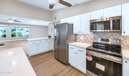 10433 W Oakmont Dr, Sun City, AZ, 85351-3529 | Card Image