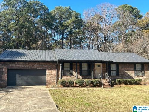 225 Newport Dr, HUEYTOWN, AL, 35023-1801 | Card Image