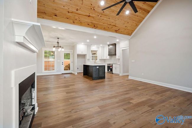 85 Betty Way, House other with 4 bedrooms, 3 bathrooms and null parking in Scottsboro AL | Image 9