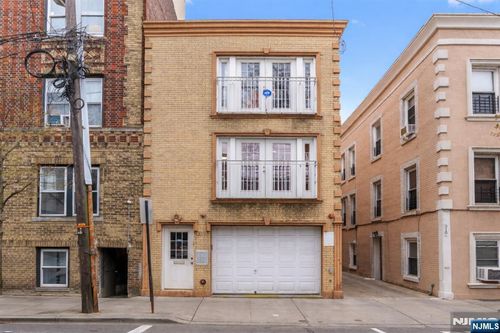 317 11th St, Union City, NJ, 07087-9239 | Card Image