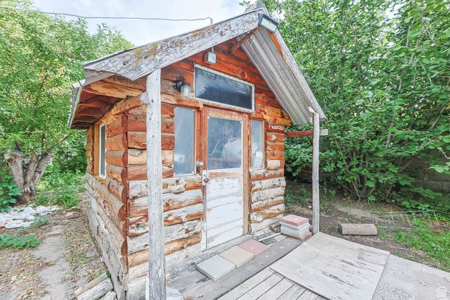 Log Cabin | Image 26