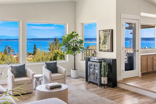 1379 Se Camano Dr, Camano Island, WA, 98282-8367 | Card Image