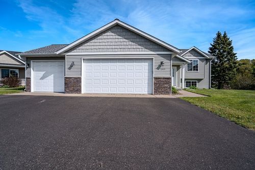 1305 Whistling Straits Ct, Altoona, WI, 54720-2244 | Card Image