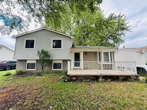 1501 Barchester St, Westland, MI, 48186-3798 | Card Image