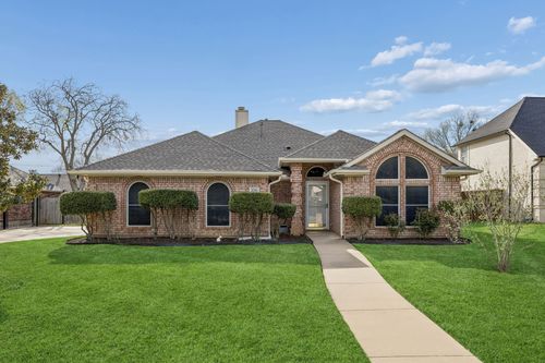 2741 Naples Dr, Hurst, TX, 76054-2416 | Card Image