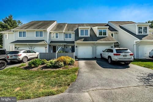 39-39 E Jonathan Ct, KENNETT SQUARE, PA, 19348-1850 | Card Image