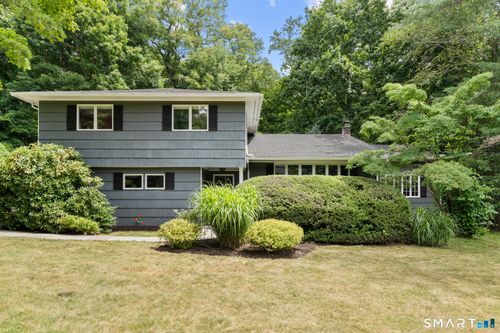 8 Huckleberry Dr S, Norwalk, CT, 06850-1725 | Card Image