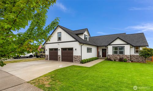805 Red Maple Loop, Everson, WA, 98247-8768 | Card Image