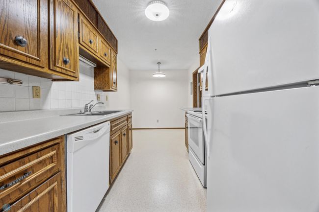 Kitchen | Image 9