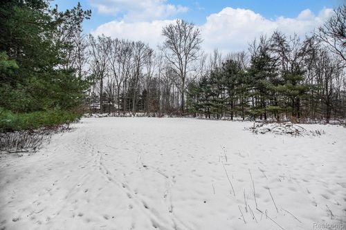 5747 Leland Dr, Ann Arbor, MI, 48105-9523 | Card Image